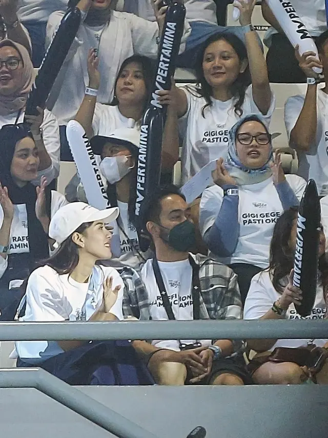 [Fimela] Potret kebersamaan Syahnaz Sadiqah dan Jeje Govinda di Lagi-Lagi Tenis