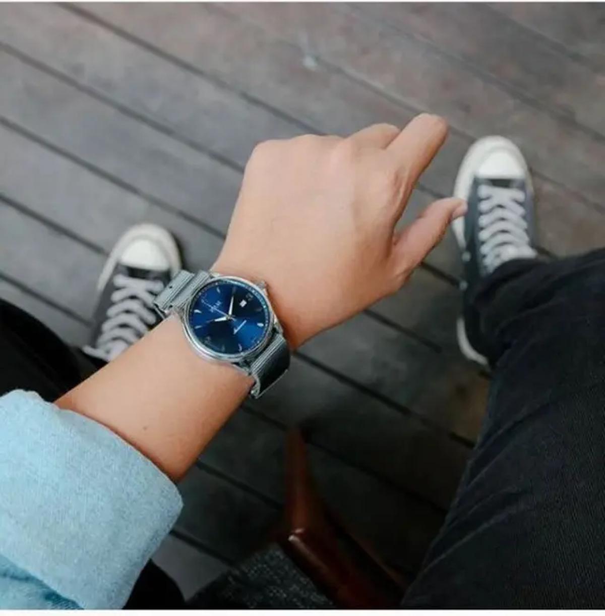 Jam tangan NAM Watch produksi Indonesia. (dok.Instagram @namwatches/https://www.instagram.com/p/BxeRNBuB9As/Henry)