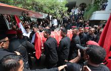 Guruh Soekarnoputra Dimakamkan di Samping Pusara Fatmawati