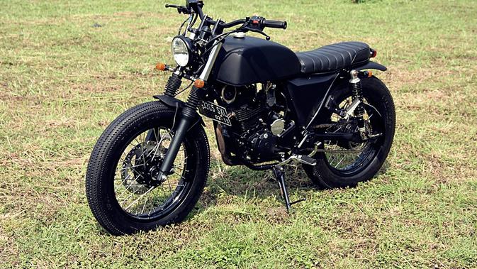 Modifikasi Yamaha Scorpio: Hitam Legam Enak Ditunggangi ...