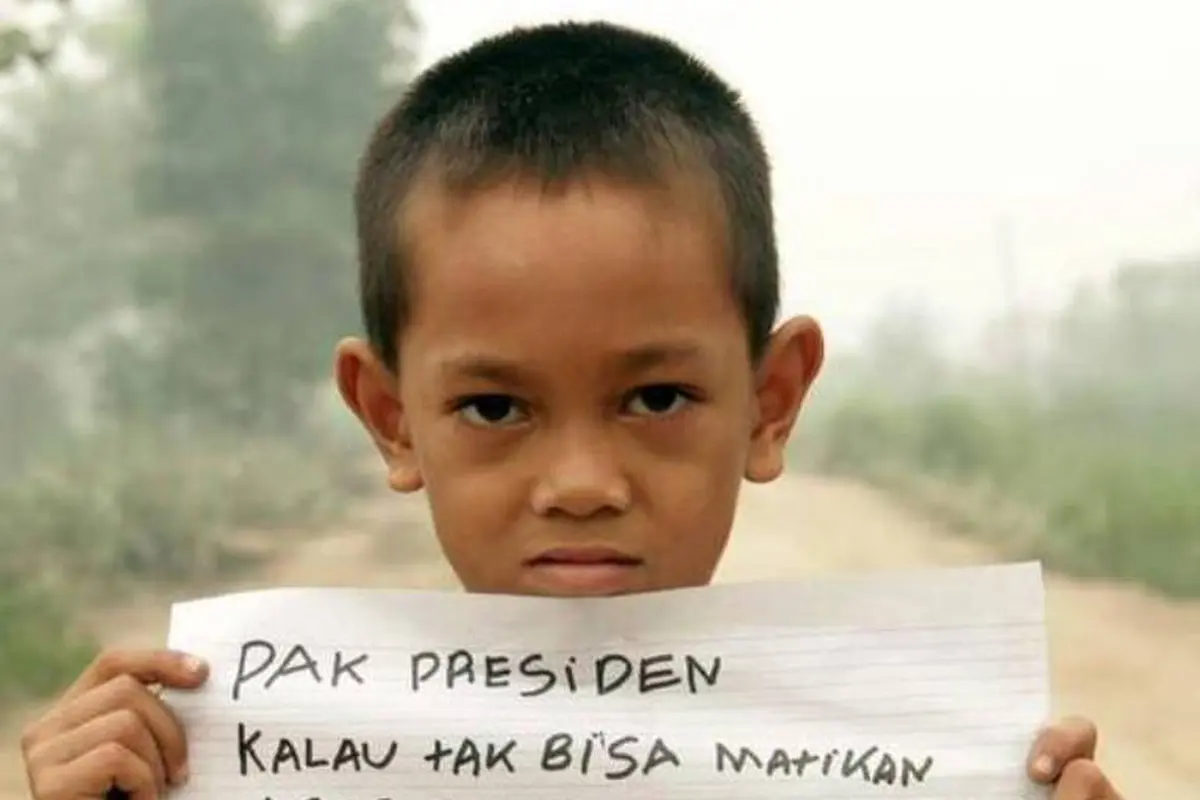 Di Media Sosial Ramai Netizen Beberkan Bukti Parahnya Kabut Asap