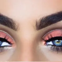 Eyeshadow cat eye. (foto: Instagram/@sayehsmakeup)