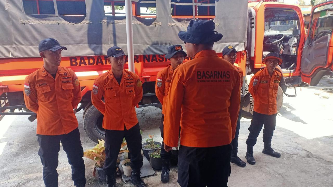 Tim SAR dikerahkan evakuasi pendaki terjatuh di kawah Gunung Slamet.