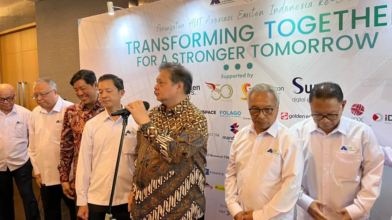Menko Bidang Perekonomian Airlangga Hartarto saat Kegiatan HUT AEI ke-37 di Main Hall Bursa Efek Indonesia (BEI), Jumat (12/12/2025). (Foto: Liputan6.com/Gagas YP)