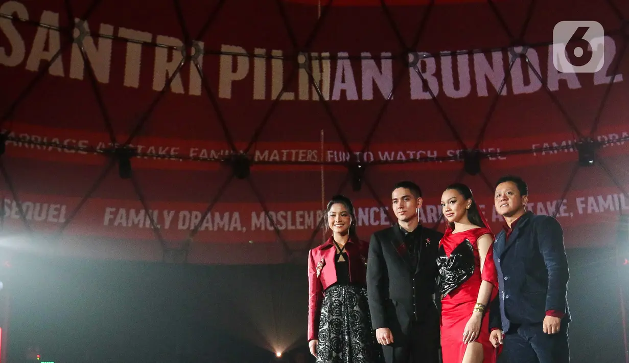 Dari 14 original series yang akan diluncurkan Vidio pada 2025, di antaranya Bad Guys, Mama-mama Pengejar cinta, Theo & Ruza, Roman Dendam, Santri Pilihan Bunda 2, Pertaruhan the Series 3 dan My Stupid Boss yang akan tampil dalam bentuk animasi. (Liputan6.com/Herman Zakharia)
