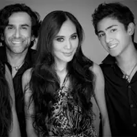 Rumah tangga Jeremy Thomas dan Ina Indayanti alias Ina Thomas telah berjalan 22 tahun. Bukan hal mudah bisa mempertahankan rumah tangga. Ayah Axel Thomas itu mengaku banyak suka duka sebelum 10 tahun usia pernikahannya. (dok. Pribadi)