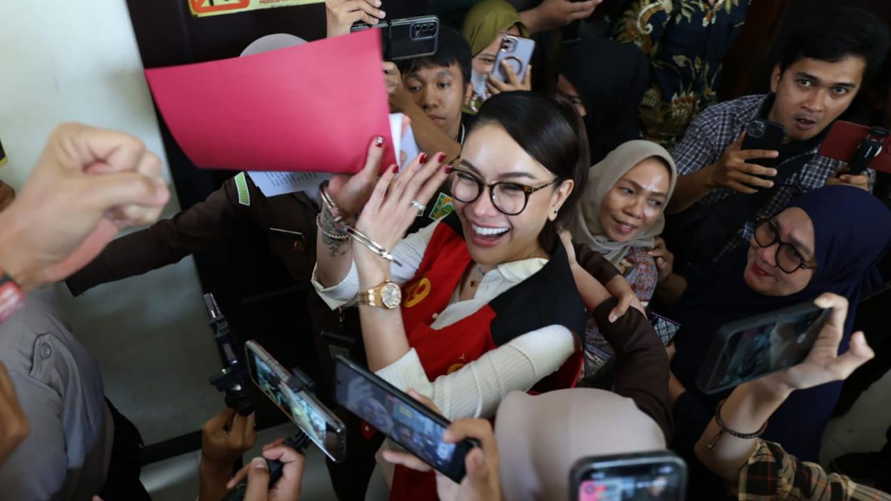 FOTO: Sidang Diwarnai Demo, Nikita Ajukan Eksepsi atas Dakwaan Pemerasan dan TPPU