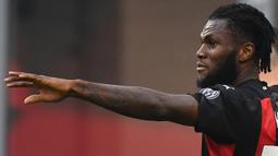 Selebrasi gelandang AC Milan, Franck Kessie setelah mencetak gol penalti ke gawang Fiorentina pada laga Liga Italia 2020/2021 di San Siro Stadium, Milan (29/11/2020). Franck Kessie yang baru saja dilepas gratis AC Milan ke Barcelona pada bursa transfer pemain musim panas 2023/2024, sebelumnya didatangkan Rossoneri dari Atalanta pada awal musim 2019/2020. AC Milan menebusnya dengan mahar 32 juta euro atau kini setara Rp535 miliar. (AFP/Tiziana Fabi)