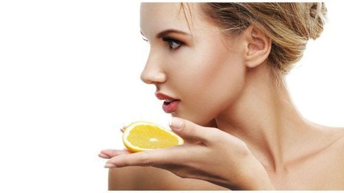 Cerahkan Leher Hitam Dengan Jeruk Lemon Begini Caranya Beauty Fimela Com