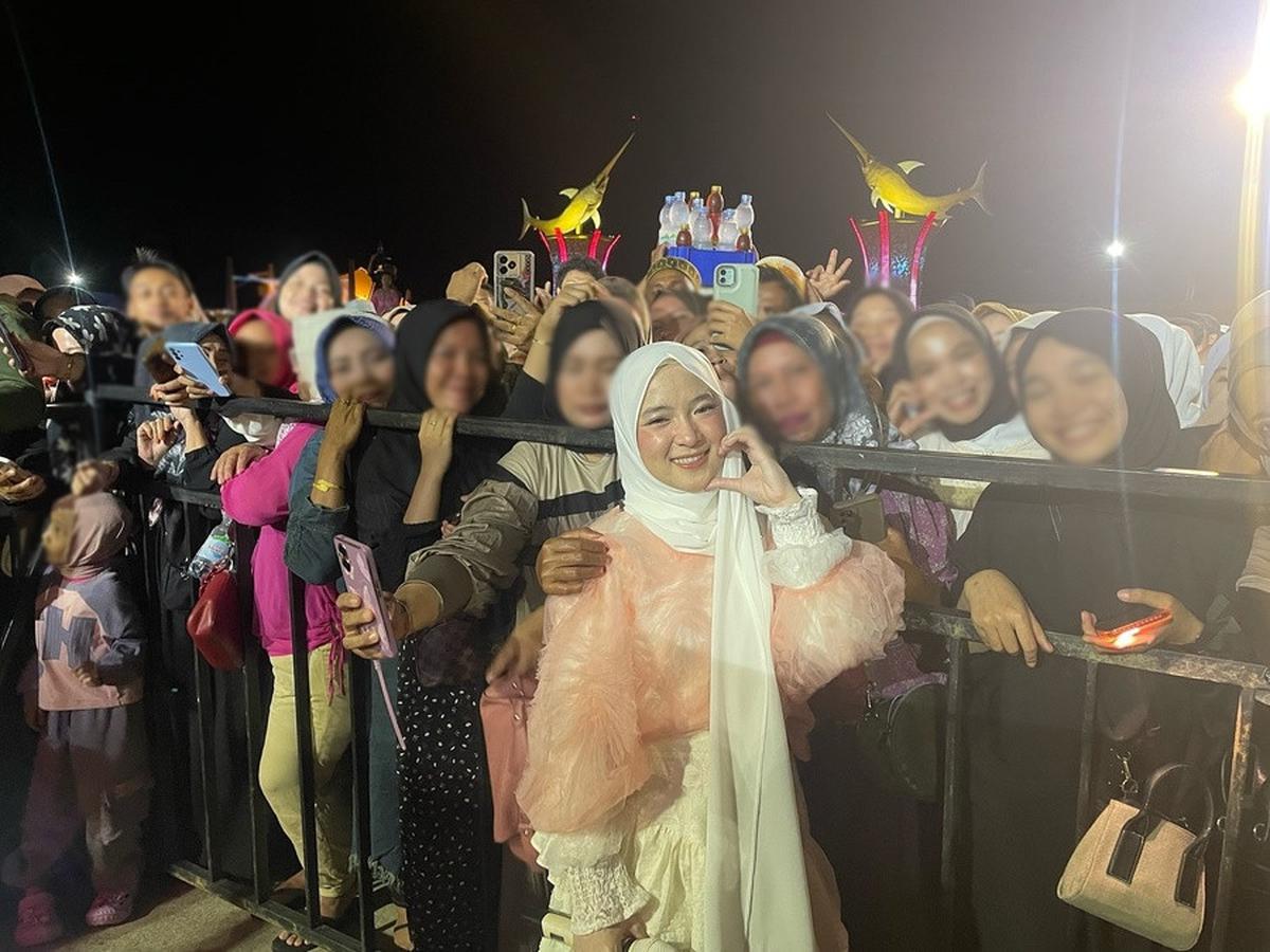 Sudah Menikah dengan Ayus Sejak Juli, Potret Nissa Sabyan yang Kini Makin Cantik dan Selalu Terlihat Bahagia