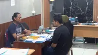 Akal-akalan Pasutri Jual Emas Palsu di Pasar Induk