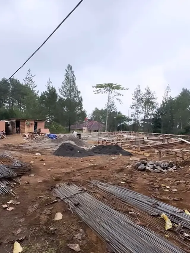 rwansyah dan Zaskia Sungkar bangun vila (Instagram/irwansyah_15)