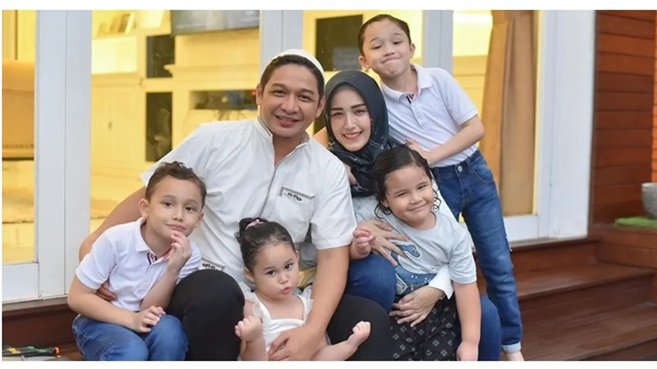 Dituding Jadi Pelakor, Ini 6 Potret Keluarga Adelia dan Pasha yang Harmonis
