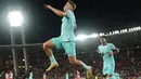 Pemain Barcelona, Fermin Lopez, melakukan selebrasi setelah mencetak gol ke gawang Almeria dalam laga jornada 36 La Liga di Power Horse Stadium, Jumat (17/5/2024). Barca menang dua gol tanpa balas. (AP Photo/Jose Breton)