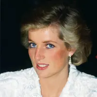 Putri Diana. Sumber foto: Tim Graham/Getty Images/stylecaster.com.