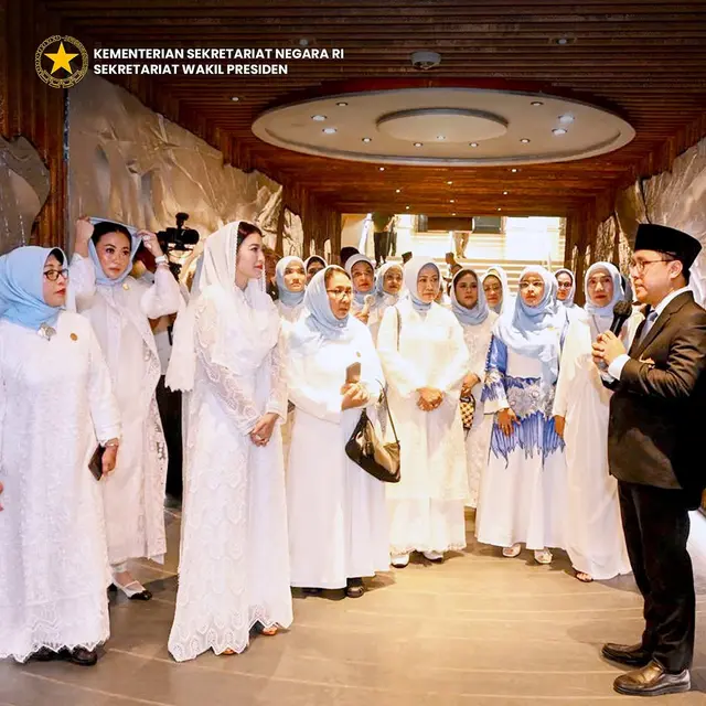 Tampilan Glowing Selvi Ananda Saat Berburu Takjil, Tampil Clean dengan Outfit Serba Putih