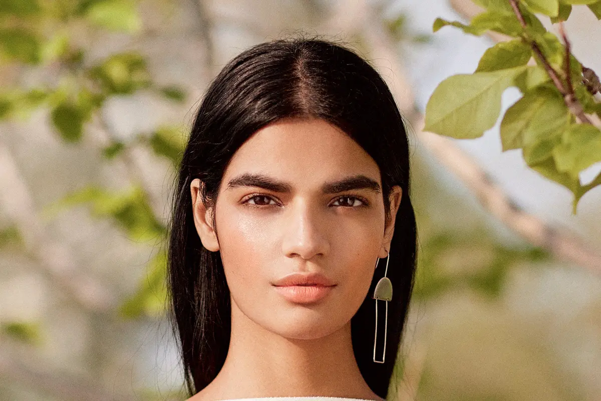 [Bintang] Ini 5 Nude Lips yang Cocok untuk Kulit Wajah Asia Menurut 'It' Model