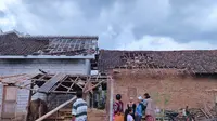 Belasan rumah warga Desa Sidowangi rusak akibat dihantam  angin puting beliung (Istimewa)