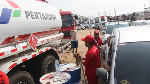 Suasana Pengisian BBM di Tol Fungsional