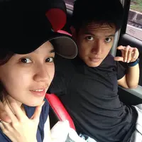 Dhini Aminarti ogah ditanya soal anak. (foto: Instagram/dhiniaminarti)