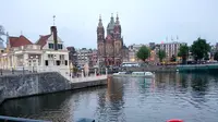 Lanskap kota Amsterdam yang dipenuhi bangunan-bangunan tua bersejarah (Liputan6/Elin Yunita)