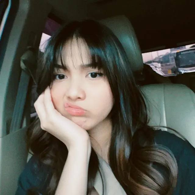 6 Potret Aisyah Aqilah dengan Gaya Rambut Baru Berponi, Dipuji Ansellma Putri