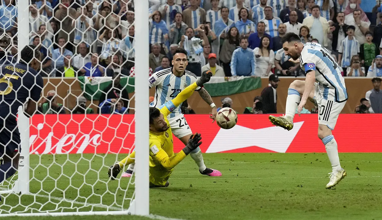 Foto Lionel Messi Jadi Pemain Pertama Yang Cetak Gol Pada Semua Fase