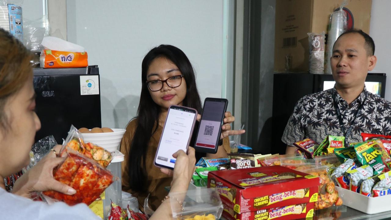 Perspeksi & Pengusaha Digital Dorong Transaksi Toko Kelontong Pakai QRIS, Ini Manfaatnya