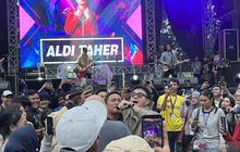 Aksi Panggung Aldi Taher di JakCloth 2025 Curi Perhatian, Ajak Pengunjung Bernyanyi Bersama