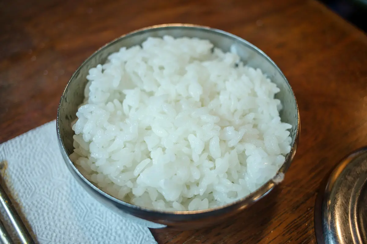 Tips Menyimpan Nasi dalam Termos Agar Tetap Pulen, Tahan Lama, dan Tidak Basi Sepanjang Hari