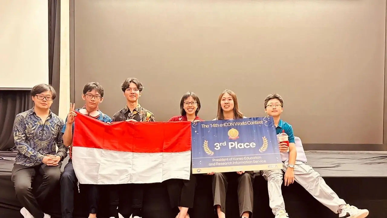 Prestasi membanggakan kembali ditorehkan oleh pelajar Indonesia di kancah internasional.