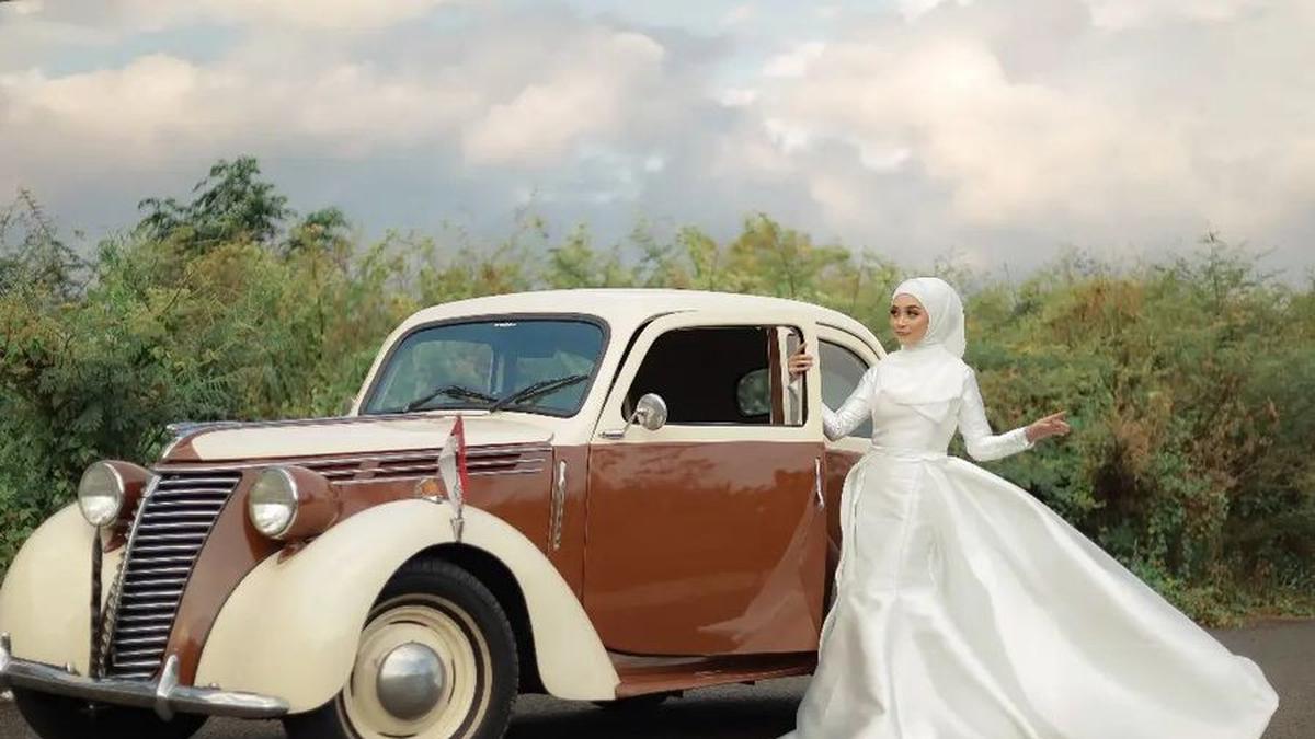 6 Inspirasi Gaun Hijab Prewedding 2025, Elegan untuk Berbagai Konsep Foto