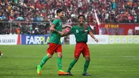 Syamsir Alam (kiri) diminati Persijap. (Bola.com/Romi Syahputra)