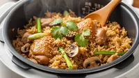 12 Resep Olahan Nasi di Rice Cooker yang Mudah Dibuat, Praktis dan Menggugah Selera