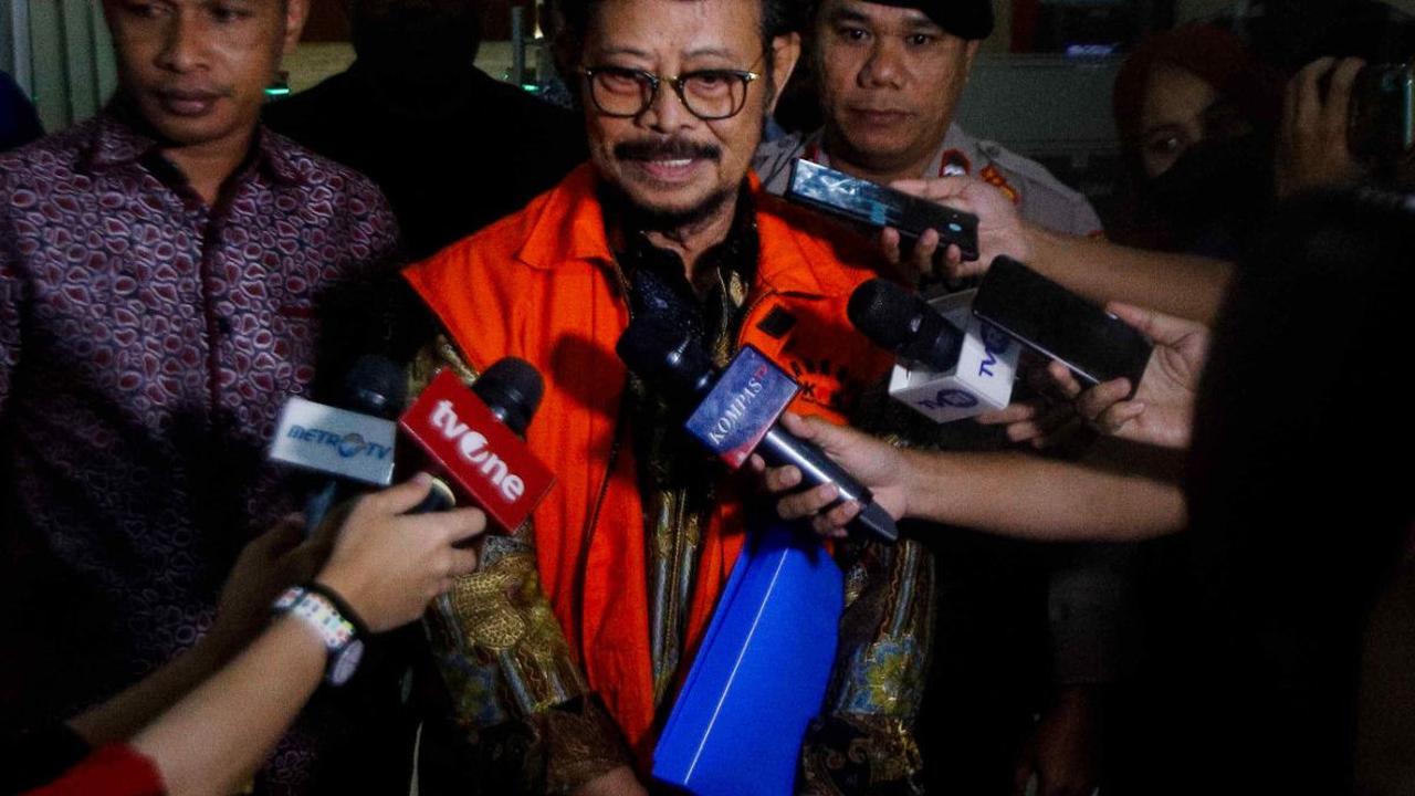 Tersangka mantan Menteri Pertanian Syahrul Yasin Limpo (SYL) usai menjalani pemeriksaan di Bareskrim Mabes Polri, Jakarta, Kamis (11/1/2024). SYL kembali diperiksa oleh Bareskrim terkait kasus dugaan pemerasan yang dilakukan oleh mantan ketua Komisi Pembe