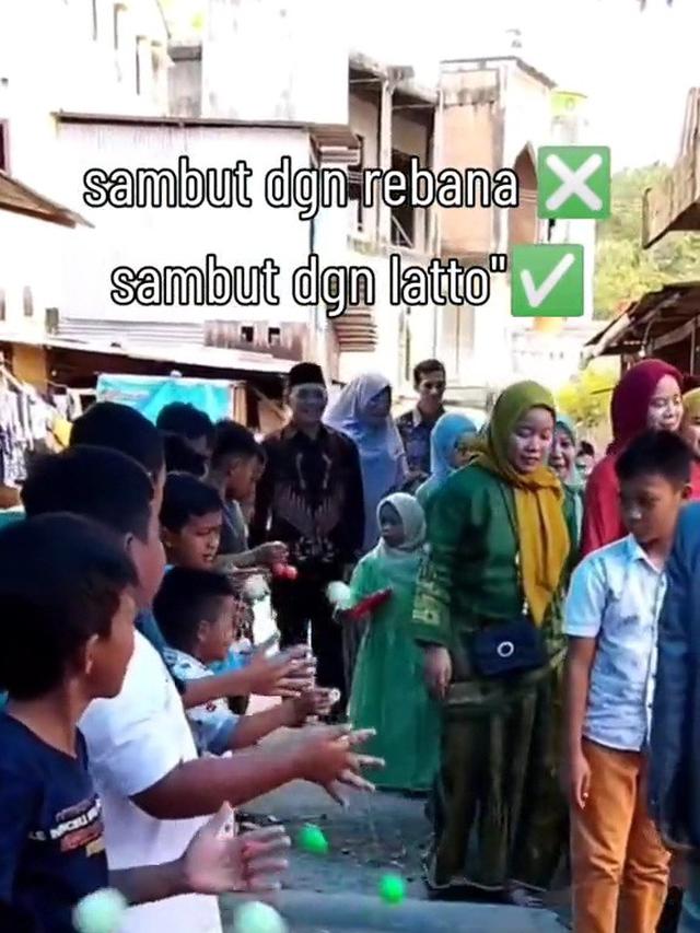 Lato-lato di Pernikahan