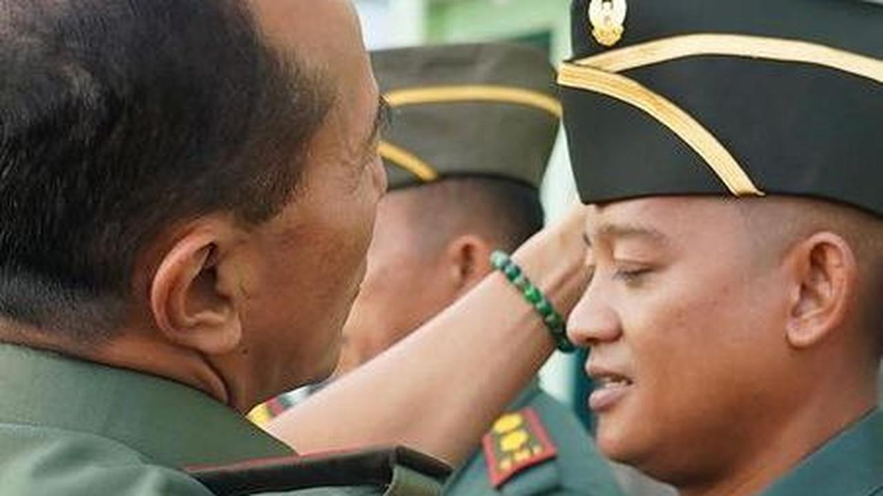 Cara Istimewa Mayjen TNI Totok Sentuh Hati Prajurit, Ada Momen Pamer Otot Bareng