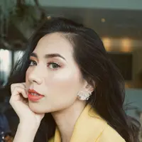 Intip Intip makeup wisuda super flawless ala Abel Cantika ini, yuk. (Instagram/Abel Cantika).