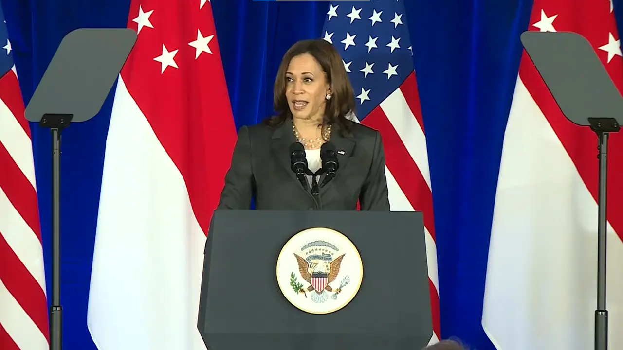Kamala Harris berpidato di Singapura, Selasa (24/8/2021).