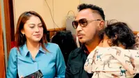 Giring Ganesha mantan vokalis Nidji yang kini berpolitik bertemu Gibran Rakabuming di Solo, Jumat (19/5/2023). Ia mengajak sang istri, Cynthia Riza. (Foto: Dok. Instagram @giring)