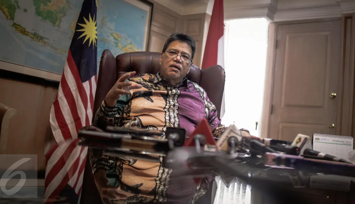 Dubes Malaysia untuk Indonesia Dato Seri Zahrain Mohamed Hashim menegaskan bahwa penyelidikan terhadap Siti Aisyah akan dilaksanakan tanpa gangguan dan campur tangan pihak lain, saat konferensi pers di Jakarta, Kamis (23/2). (Liputan6.com/Faizal Fanani)