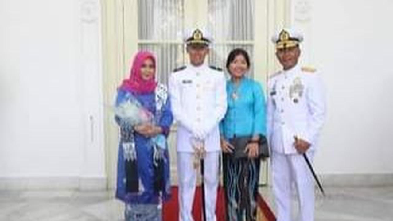 Potret Kompak Letjen Suhartono dan Anak Berseragam TNI AL<br>