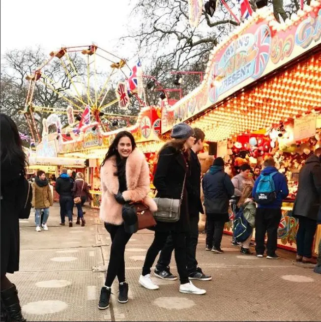 Pevita Pearce menikmati liburannya di luar negeri (Foto: Instagram)