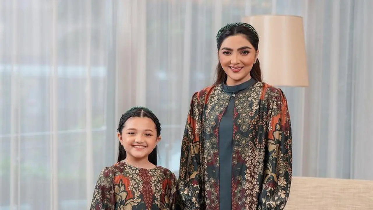 Baju lebaran anak perempuan