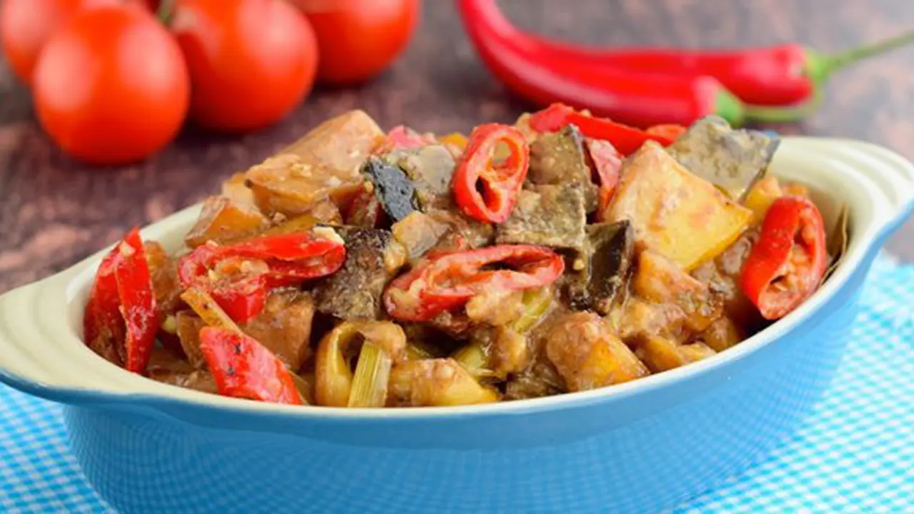 Ilustrasi sambal goreng ati./Copyright shutterstock.com