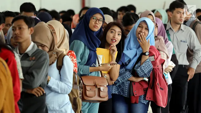 Antrean pendaftar CPNS (Liputan6.com/Johan Tallo)