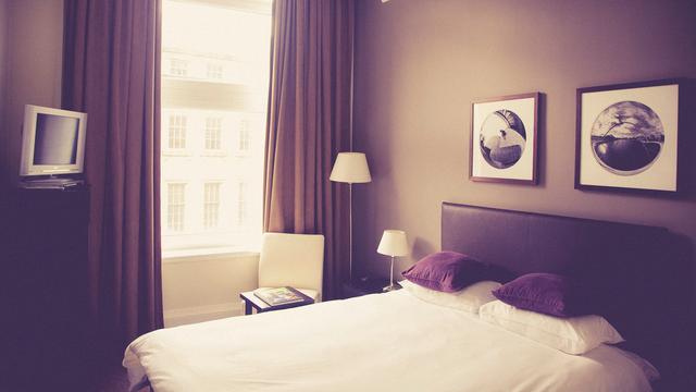 Ilustrasi tempat tidur hotel