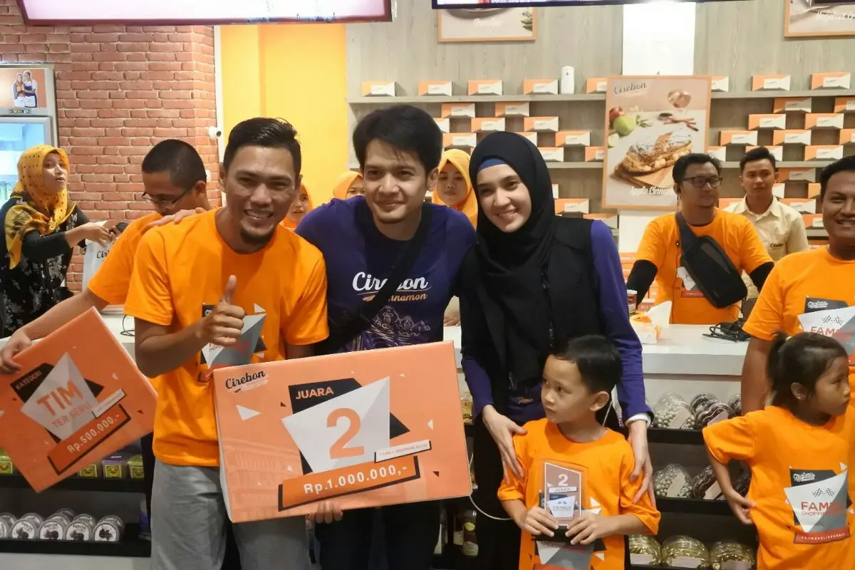 Dimas Seto dan Dhini Aminarti
