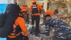 Kementerian PU Kerahkan Alat Berat Tangani Longsor akibat Gempa NTT