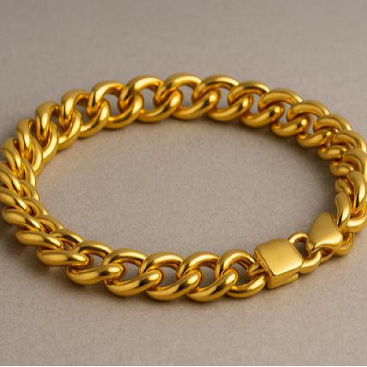 8 Inspirasi Gelang Emas Polos 24K, Fashion Item yang Enggak Pernah Ketinggalan Zaman